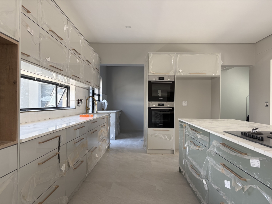 5 Bedroom Property for Sale in Sandown Western Cape